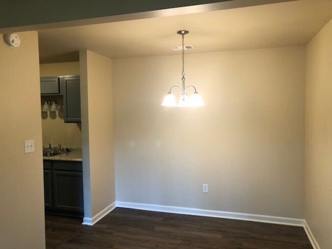 Building Photo - #17-Greenbriar