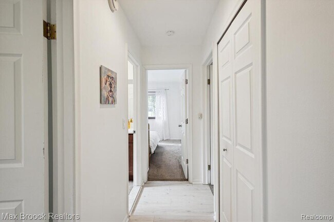 Building Photo - 1131 Indianwood Trail