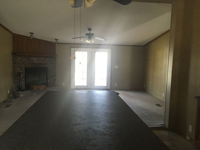 Building Photo - 3 BR 2 bath double wide mobile home in Goshen school district