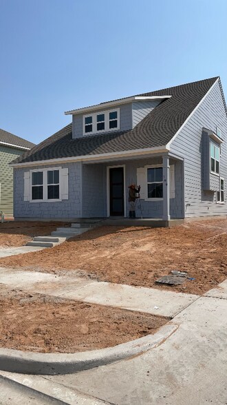 Building Photo - 300 Pebblestream Pass