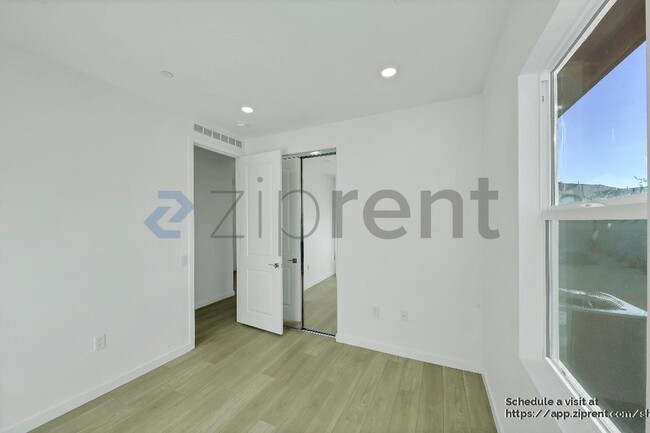 Building Photo - 5602 Gem Ct