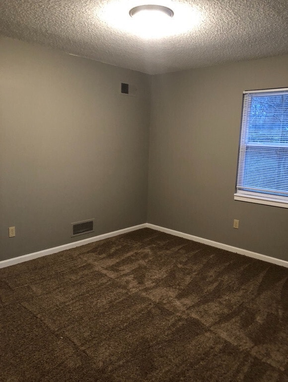 Building Photo - Amazing Overland Park Duplex-Available in ...