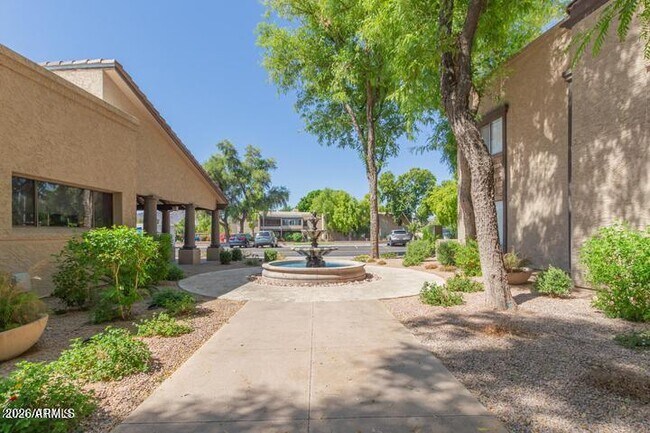 Building Photo - 5995 N 78th St