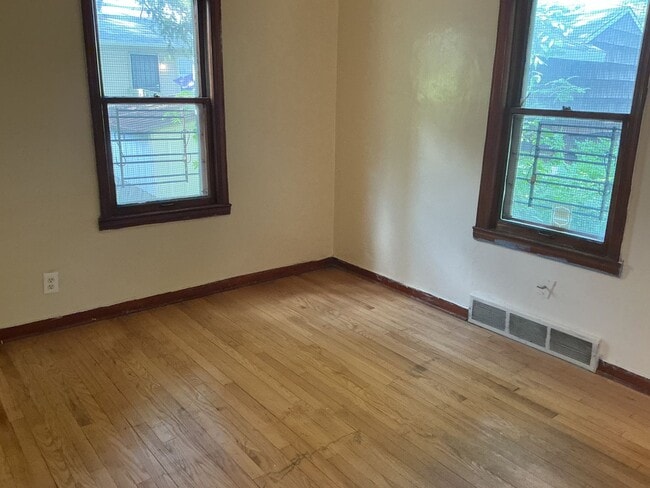 Building Photo - 2 Bedroom Single family home