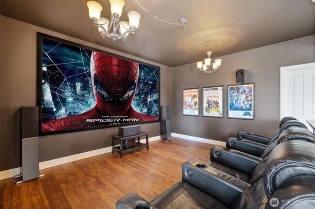 Building Photo - Luxury Living in sought after Sterling Woods
