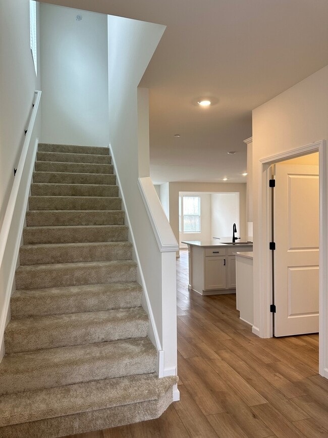 Building Photo - 5955 Hawkweed Dr