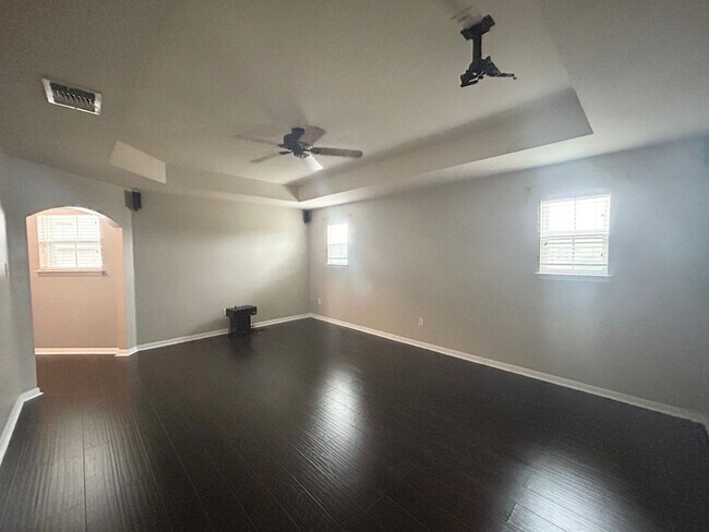 Building Photo - Gorgeous 4 Bed/ 3Bath house for rent! Avai...