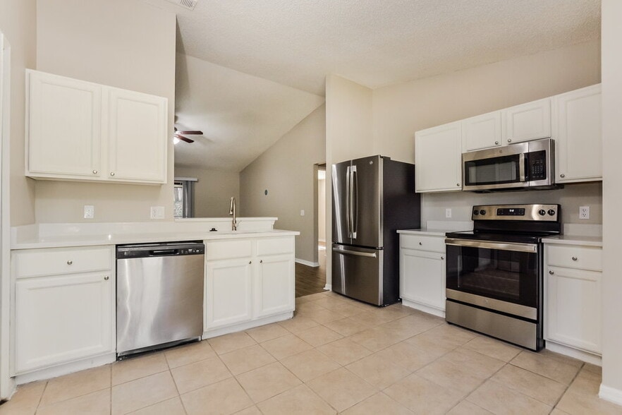 Building Photo - 4812 Pierce Arrow Dr