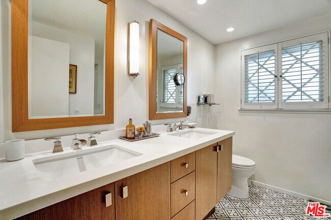 Building Photo - 30612 Sicomoro Dr