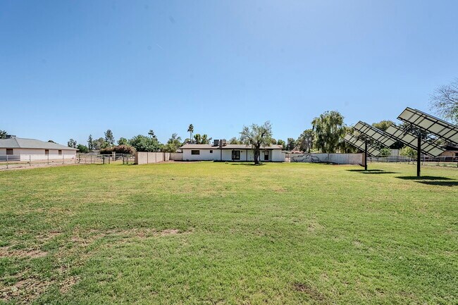 Building Photo - 834 N Constellation Way
