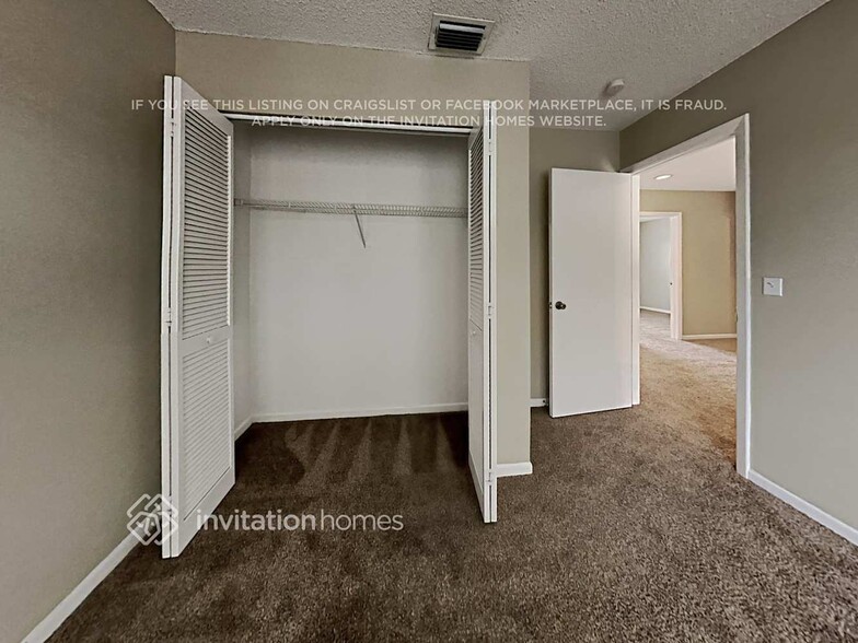 Building Photo - 10859 Buttonwood Lake Dr