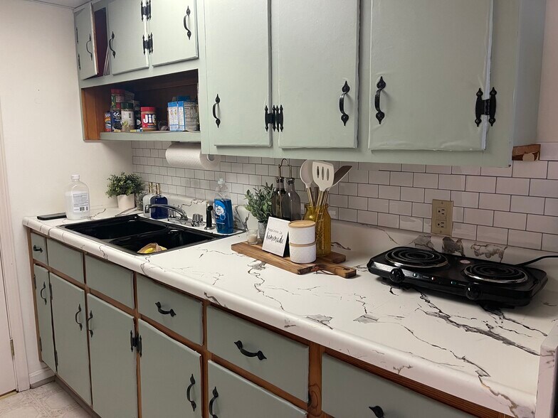 Building Photo - 4331 Sadie Ln