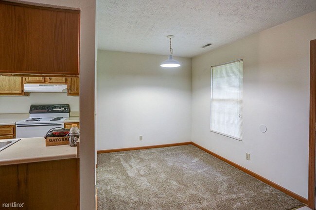 Building Photo - 2 br, 1 bath Apartment - Patrick Place LP