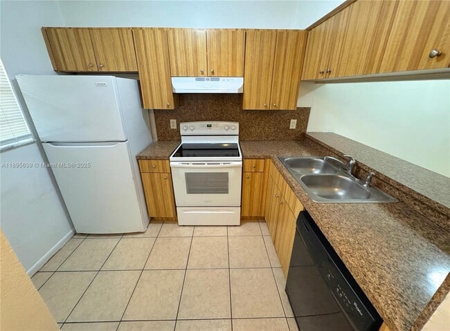 Building Photo - 3500 NW 116th Terrace