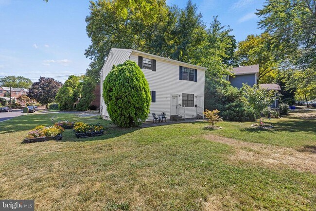 Building Photo - 348 Woodlawn Terrace