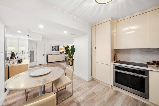 Building Photo - 9 Island Ave