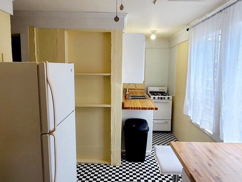 Building Photo - 4723 Carondelet St