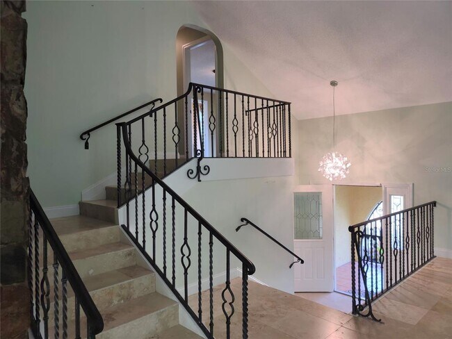Building Photo - 805 La Guna Dr