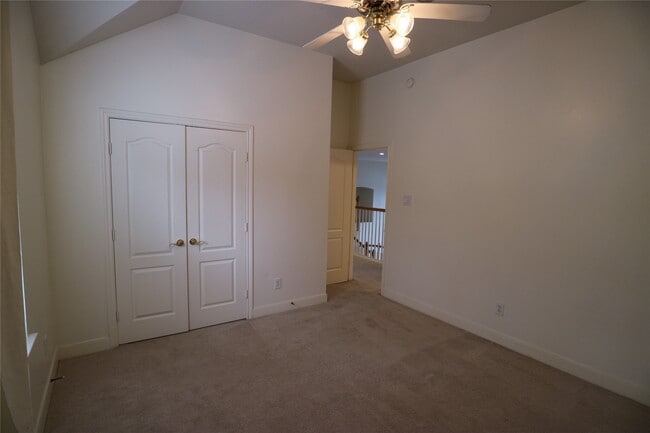 Building Photo - 1215 Pelican Hill Dr
