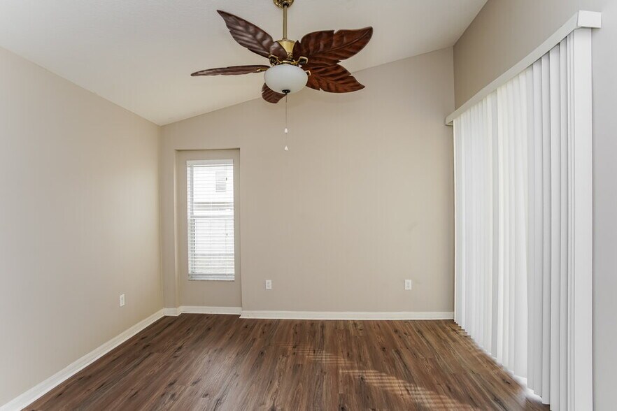 Building Photo - 12817 Kings Lake Dr