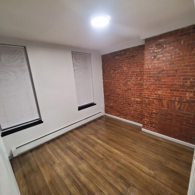 Building Photo - 232 1st St