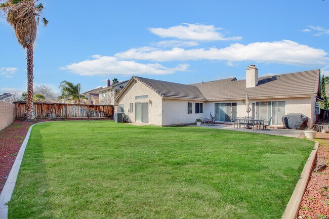 Building Photo - 39458 Chantilly Ln
