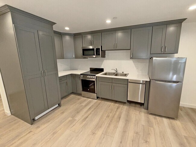 Interior Photo - 5308 Sepulveda Blvd