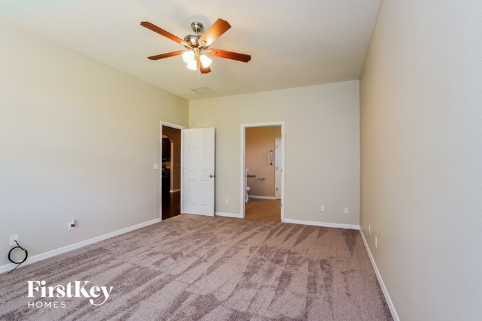 Building Photo - 479 Shadow Lakes Dr