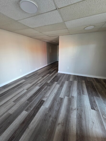 Building Photo - 15220 Saranac Rd