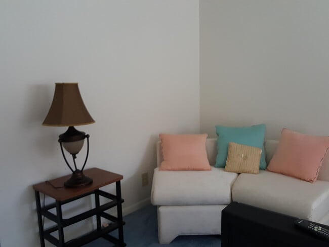 Building Photo - 83 Capri B