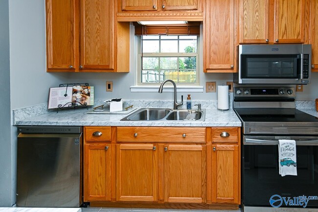 Building Photo - 344 Autumn Ln
