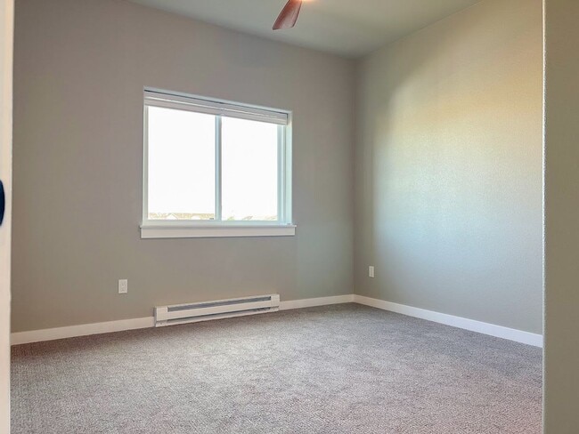 Building Photo - Pet Friendly 2 bed/ 2 bath unit at Soldier Ridge!