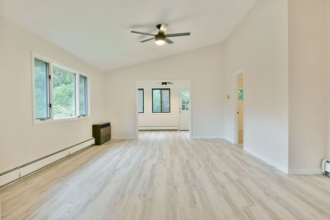 Building Photo - 920-922-922 Cynthia Ct