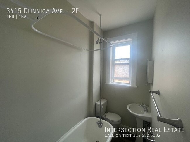 Building Photo - 3415 Dunnica Ave