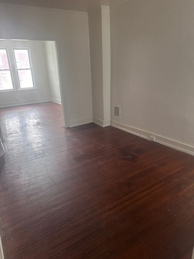 Building Photo - Spacious 5 Bedroom with Off Street Parking