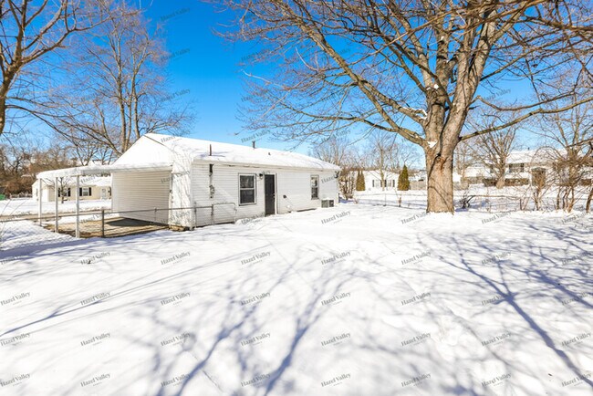 Building Photo - 114 Millard Dr