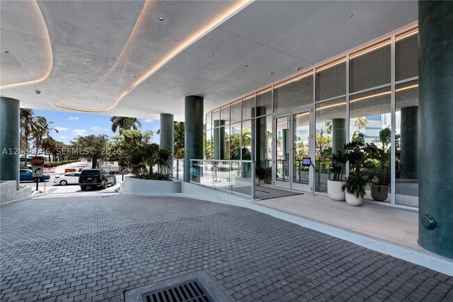 Building Photo - 1400 Biscayne Blvd