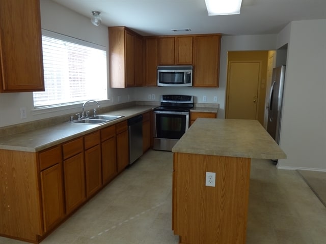 Building Photo - 5009 Blackwood Dr