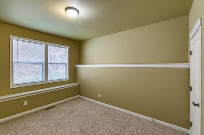 Building Photo - Newer Happy Valley Home – Easy Walk to WWU & Minutes from Downtown Bellingham