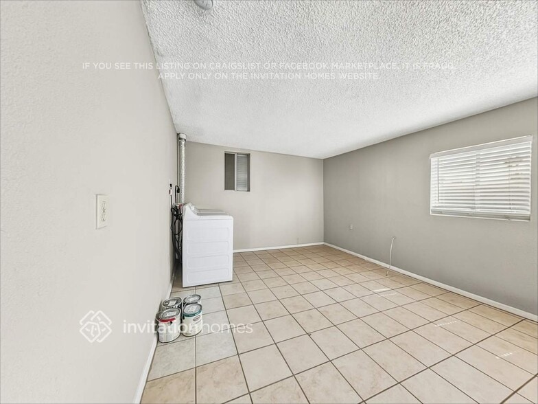 Building Photo - 8831 N 37th Dr