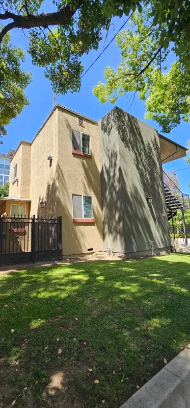 Building Photo - 161 Chestnut St