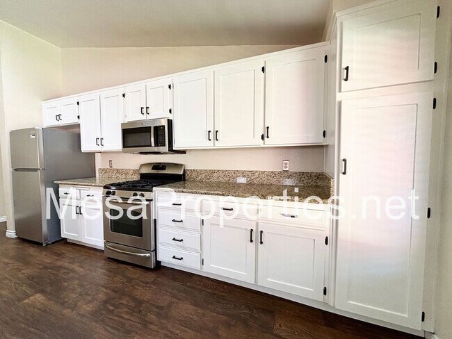 Building Photo - 16481 Silica Dr