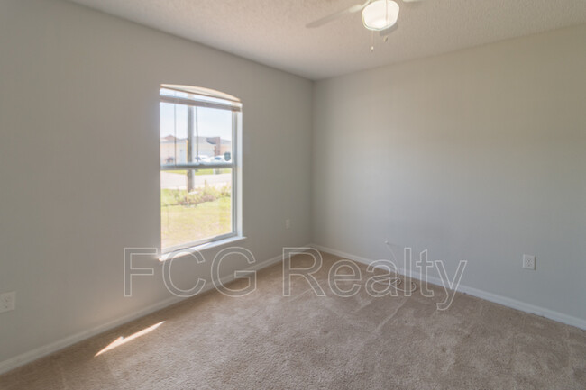 Building Photo - 529 Peace Dr