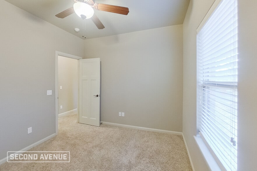 Building Photo - 15933 Sky Run Dr