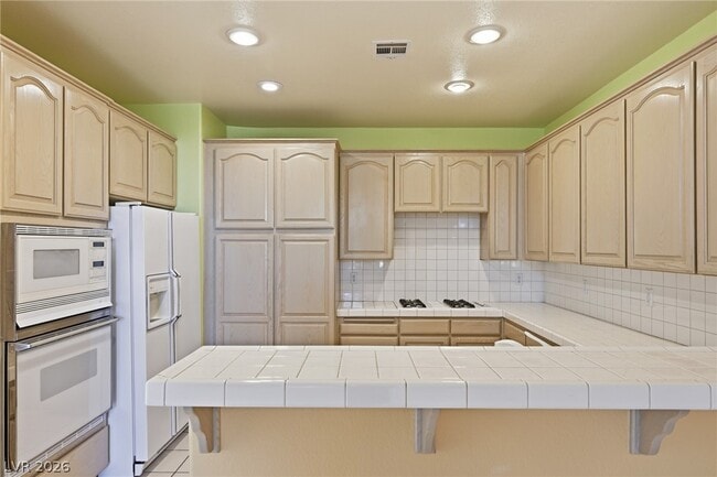 Building Photo - 9236 Eagle Ridge Dr