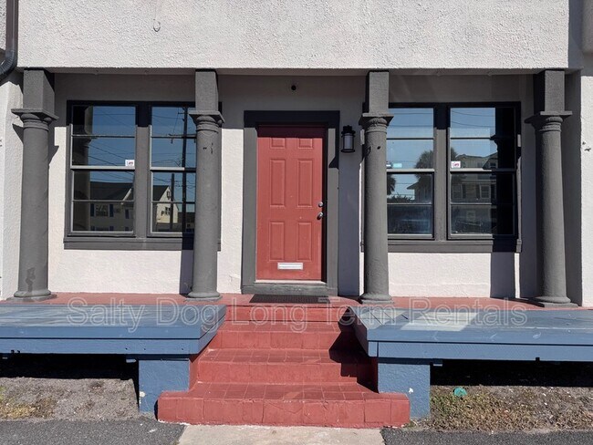 Building Photo - 436 N Grandview Ave