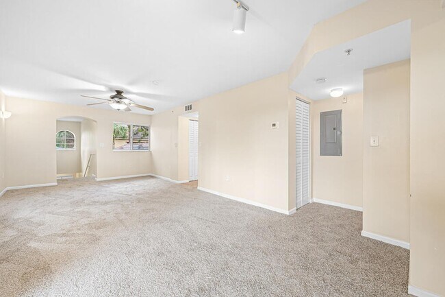 Building Photo - 900 Scotia Dr