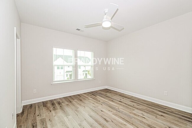 Building Photo - 1032 Wildflower Dr