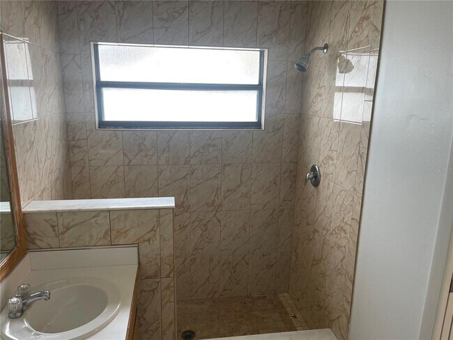 Building Photo - 4352 Sandhurst Dr