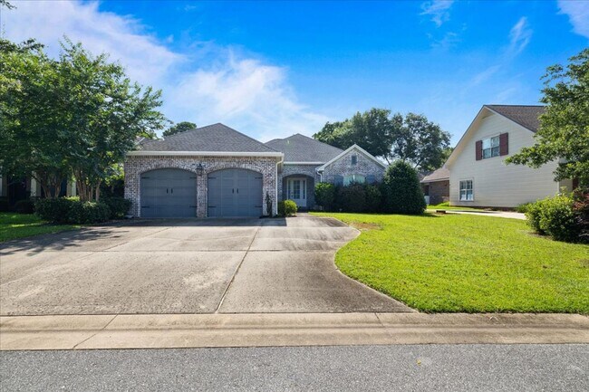 Primary Photo - 4 Bedroom in Niceville!